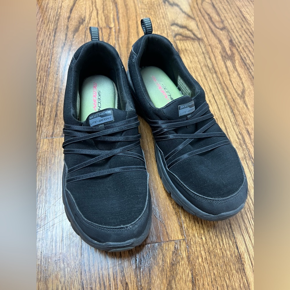 Skechers memory foam slide ons size 7